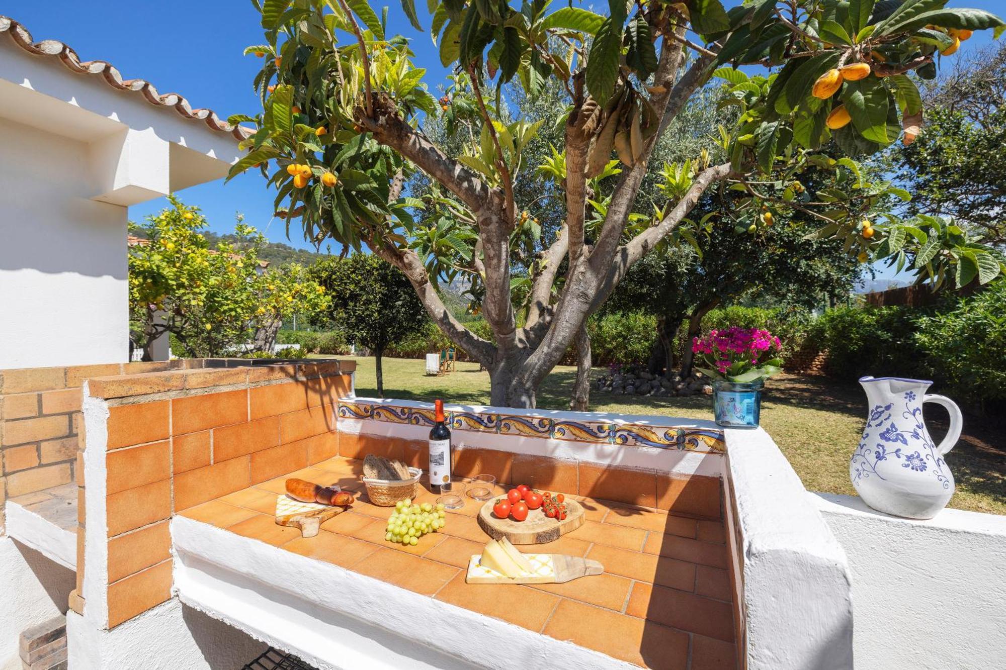 Ideal House For Two Families With Pool And Barbecue Plamanyola Dış mekan fotoğraf