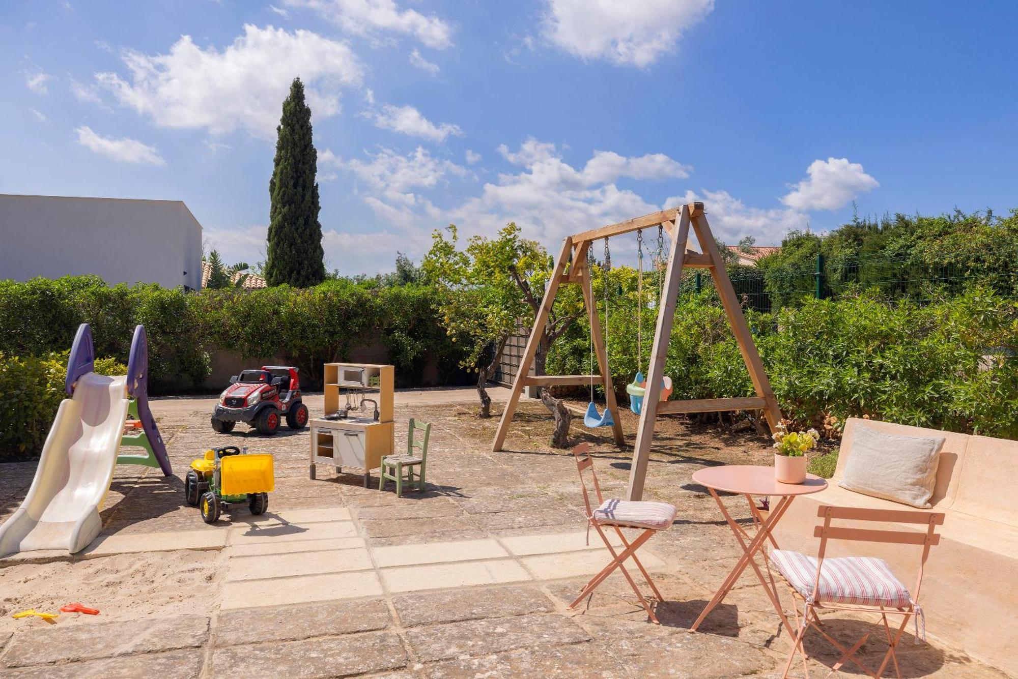 Ideal House For Two Families With Pool And Barbecue Plamanyola Dış mekan fotoğraf