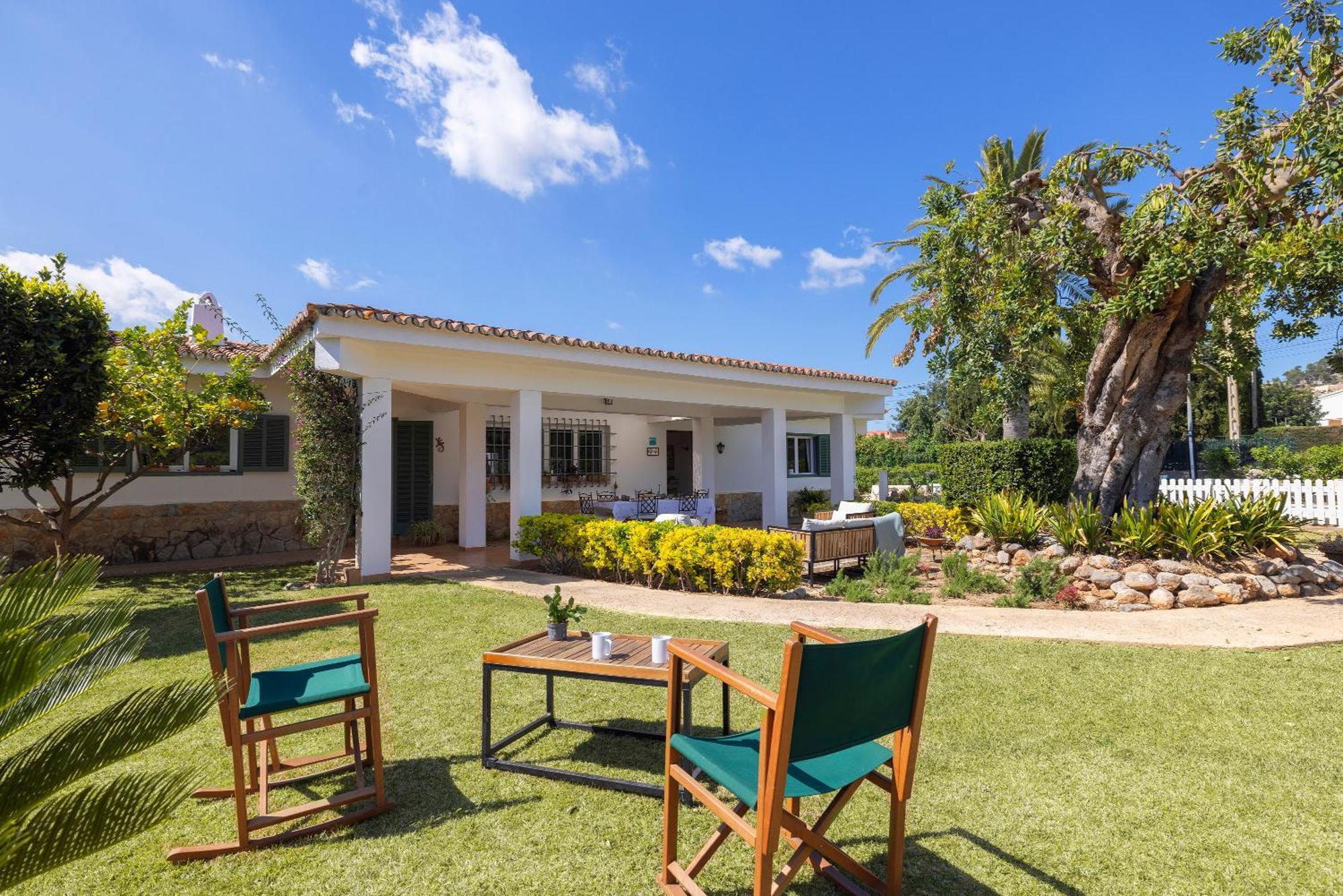 Ideal House For Two Families With Pool And Barbecue Plamanyola Dış mekan fotoğraf
