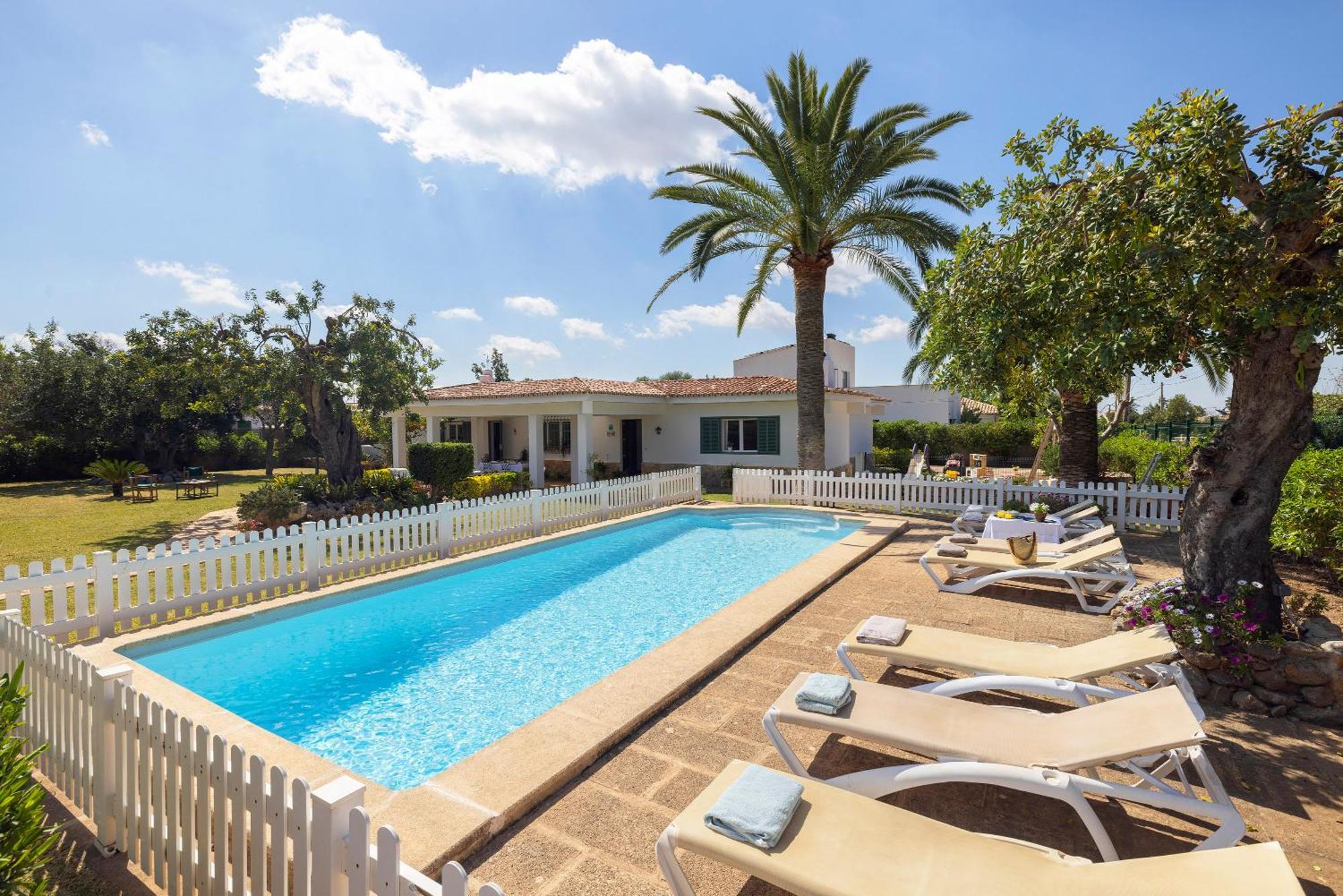 Ideal House For Two Families With Pool And Barbecue Plamanyola Dış mekan fotoğraf