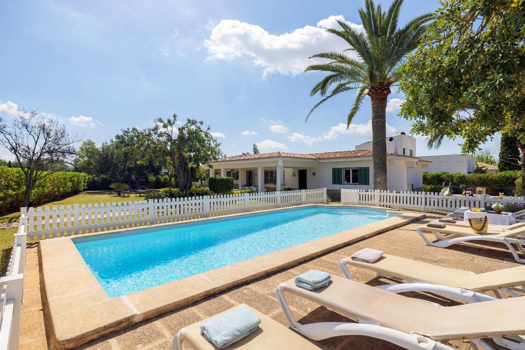Ideal House For Two Families With Pool And Barbecue Plamanyola Dış mekan fotoğraf
